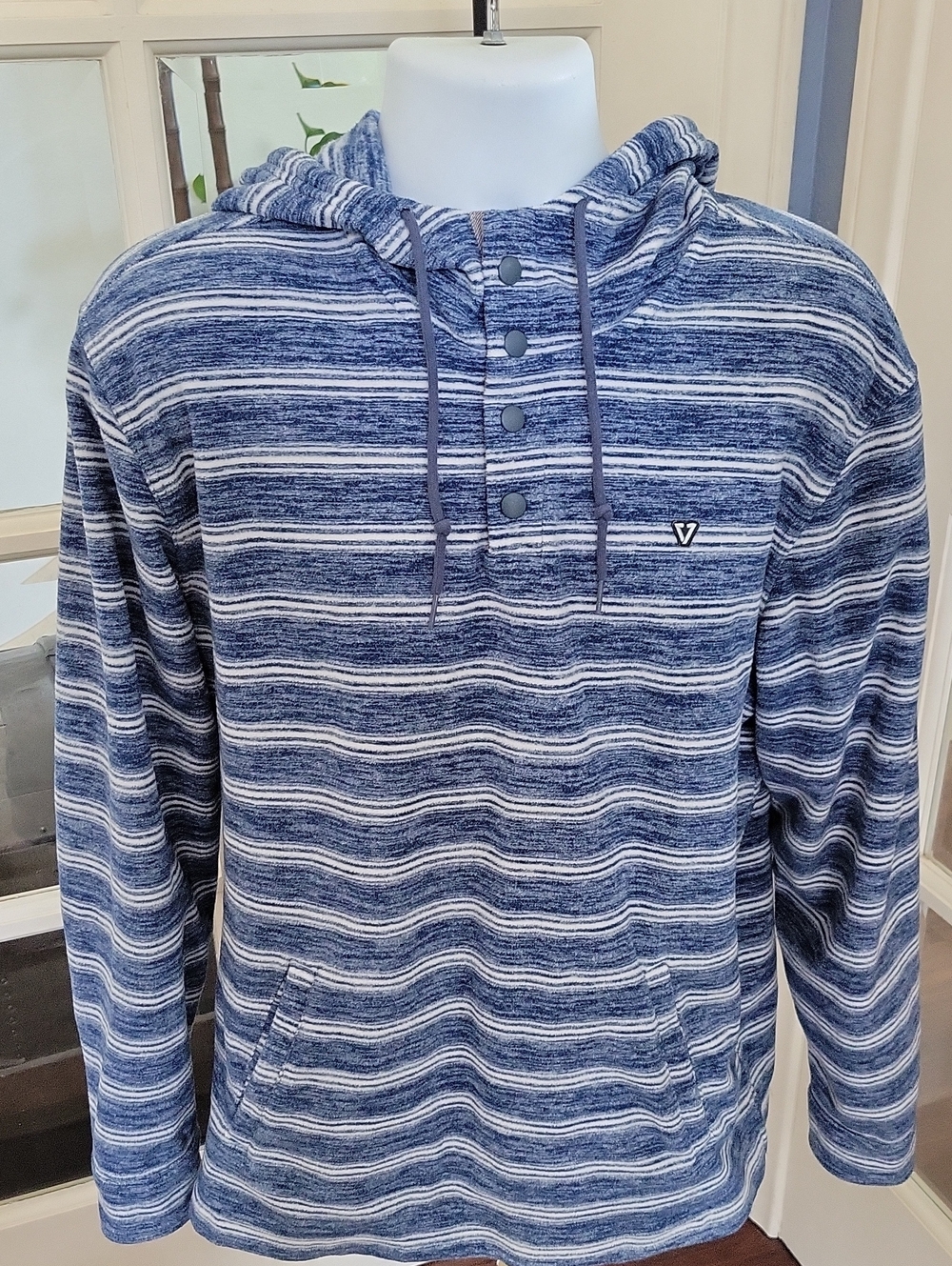 VISSLA Eco-Zy Hooded Popover Blue & White Striped Hooded Pullover | Size: XL